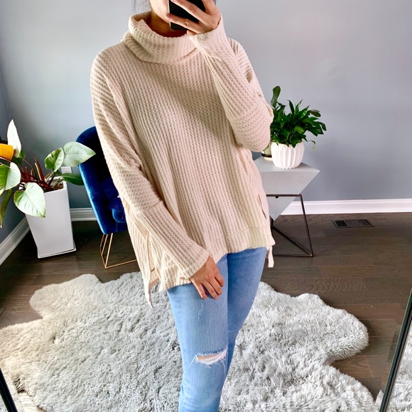 ginboutique Sweaters - ◾️Dahlia Waffle Sweater Cream